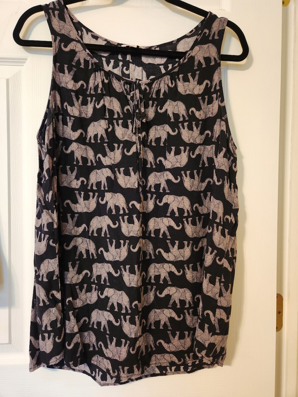 Sonoma, Black Tank Top with grey Elephant Print, sz XL
